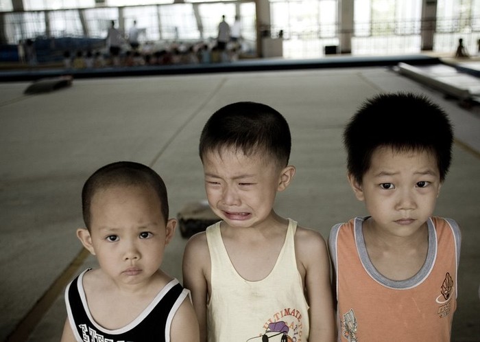 Tuổi thơ của các em bị đánh cắp...